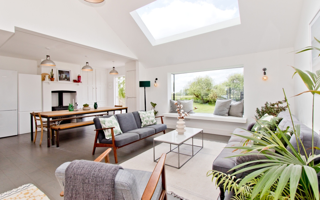 Homes & Antiques Magazine – Review of Sandways in camber